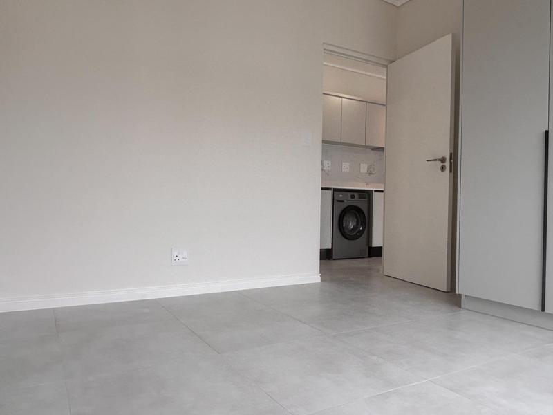 To Let 1 Bedroom Property for Rent in Sandown Western Cape